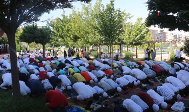 "Hayat Namazla Güzeldir" etkinliğine yoğun katılım