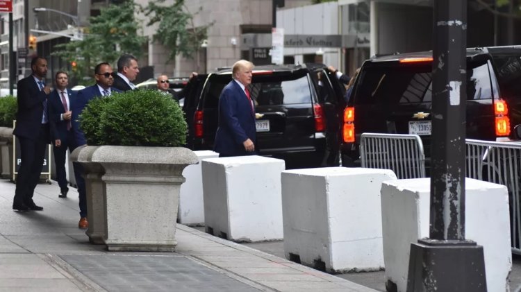 New York Başsavcılığına giden Trump, ifade veriyor