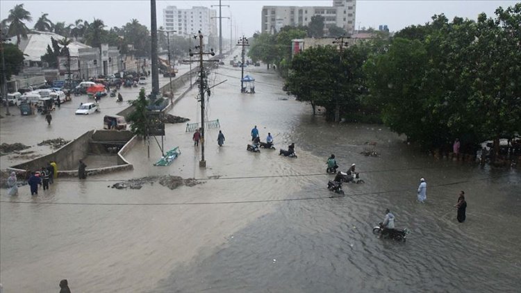 Pakistan’da sel felaketi: 8 ölü