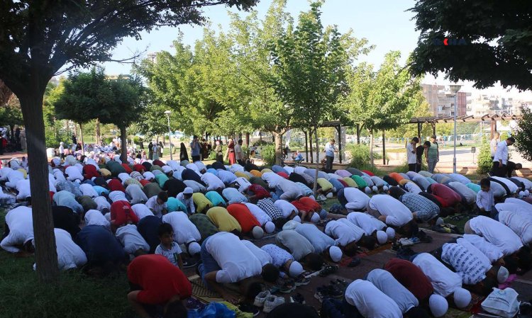 "Hayat Namazla Güzeldir" etkinliğine yoğun katılım