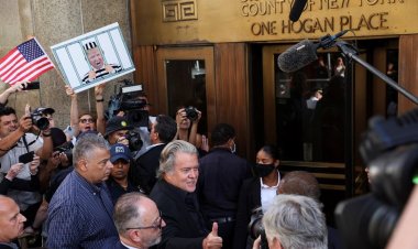 Trump'ın baş stratejisti Steve Bannon, New York'ta teslim oldu