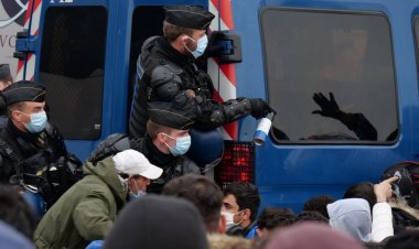 Fransız polisi göçmenlere şiddet uyguluyor