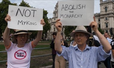 İngiltere'de monarşi karşıtlarının gözaltına alınması ifade özgürlüğü tartışmalarına yol açtı