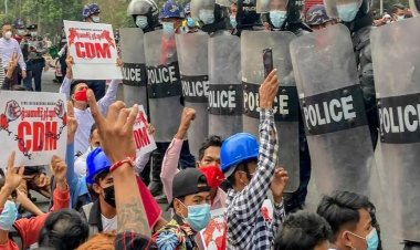 Myanmar'da, sosyal medyada direniş paylaşımlarını beğenenlere hapis tehdidi