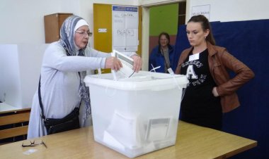 Bosna Hersek'teki seçimlerde Devlet Başkanlığı Konseyi için 9 aday yarışıyor