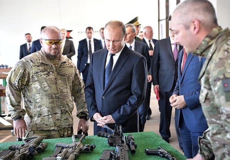 Putin: Ukrayna'da silahların dolandığı karaborsa ciddi zorluklar yaratıyor