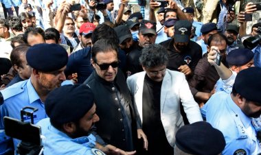 İmran Han hakkında tutuklama emri çıkarıldı