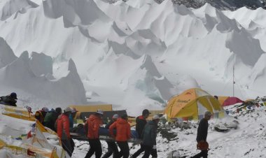 Himalayalar'da çığ düşmesi sonucu 10 dağcı öldü, 11 dağcı kayıp