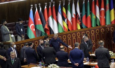 İİT'den Kur'an-ı Kerim nüshalarını yakan fanatik Yahudilere kınama