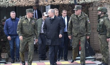 Putin, kısmi seferberlik kapsamında orduya çağrılanların hazırlık sürecini denetledi