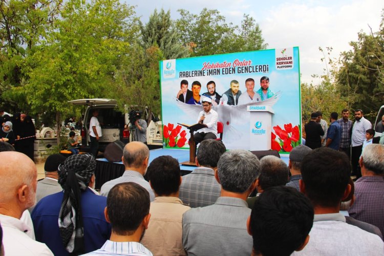 6-8 Ekim şehitleri mezarları başında yad edildi