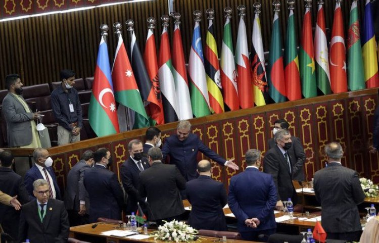 İİT'den Kur'an-ı Kerim nüshalarını yakan fanatik Yahudilere kınama