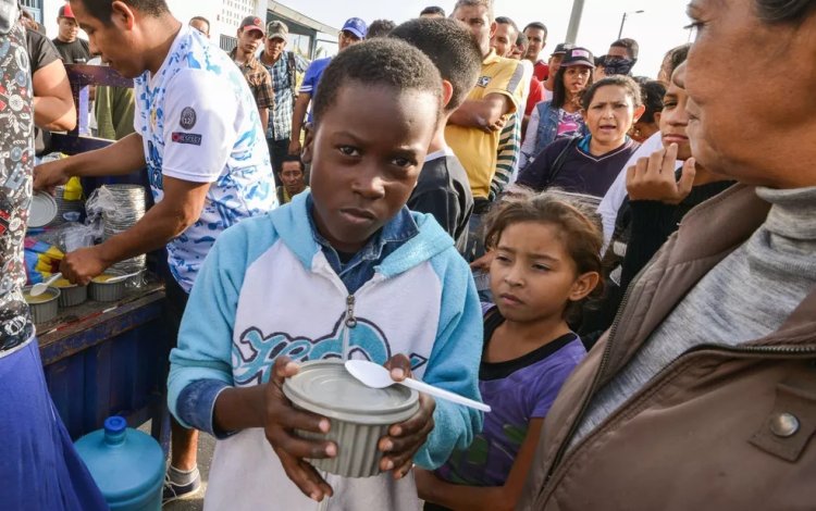 Milyonlarca Venezuelalı göçmen, temel ihtiyaçlarını karşılamakta zorlanıyor