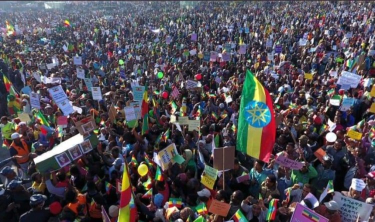 Etiyopya'da binlerce kişi "Batı müdahalesini" protesto etti