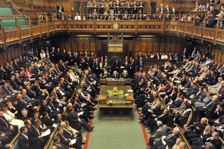 İngilizler parlamenter sistemi sorguluyor