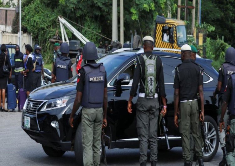 Nijerya'da emniyet güçleri alarmda: ABD ve İngiltere büyükelçilikleri ailelerini tahliye ediyor