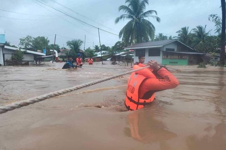 Filipinler'de şiddetli yağışların yol açtığı afetlerde ölenlerin sayısı 50'ye ulaştı
