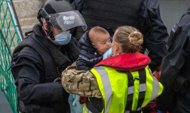 Fransa, Akdeniz'de kurtarılan düzensiz göçmenlerin bir kısmını şartlı kabul edecek