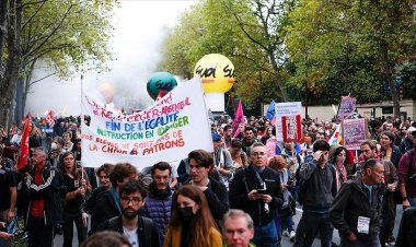 Fransız Bakan, greve giden toplu taşıma işçilerini "empati yoksunu" olmakla suçladı