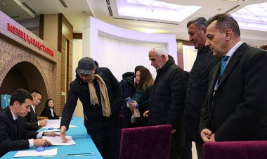 Kazakistan halkı, erken cumhurbaşkanlığı seçimleri için sandık başında