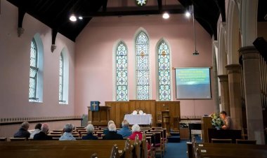 İngiltere ve Galler'de Hristiyanların oranı ilk kez yarının altına düştü