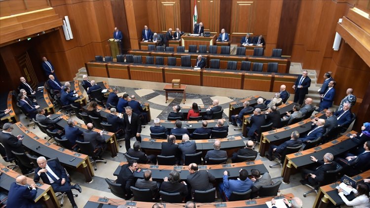Lübnan'da cumhurbaşkanlığı koltuğu birkaç ay daha boş kalacak gibi görünüyor