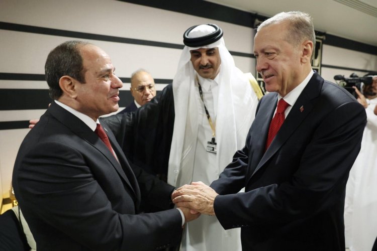 Erdoğan, 2022 FIFA Dünya Kupası kapsamındaki resepsiyonda Sisi ve liderlerle bir araya geldi