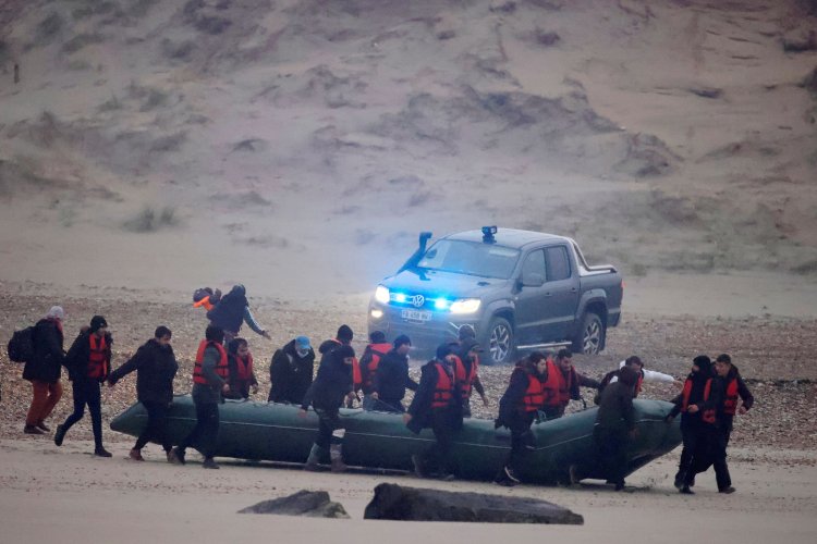 Fransa, Manş Denizinde 27 göçmen boğulurken yardım çağrısına yanıt vermedi
