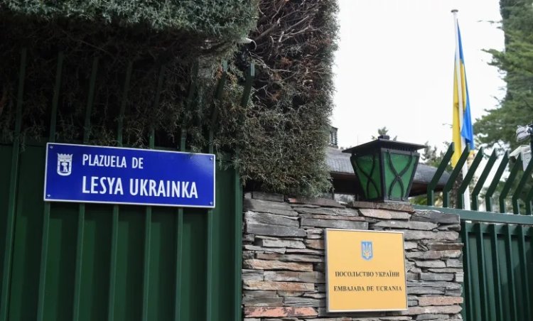 Ukrayna'nın Madrid Büyükelçiliğine gönderilen zarfın açılmasının ardından patlama oldu