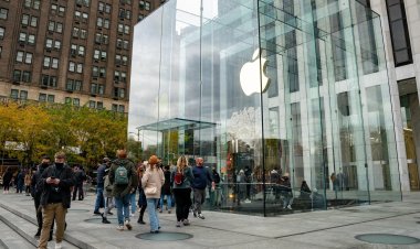 Tek seferde 300 iPhone 13 satın aldı, çıkışta dövülüp soyuldu