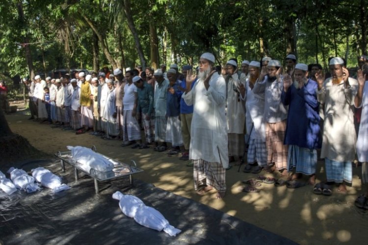 Myanmar'da bir köy yolunda 13 Arakanlı Müslüman'ın cesedi bulundu