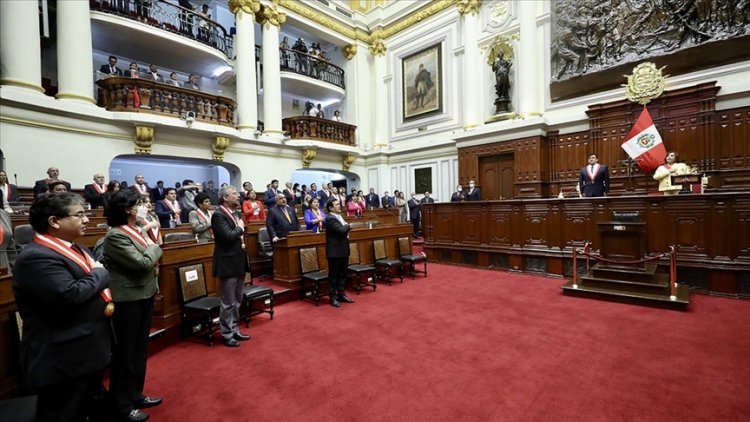 Peru'daki siyasi krizin ardından ülkenin istikrarı belirsizliğini koruyor