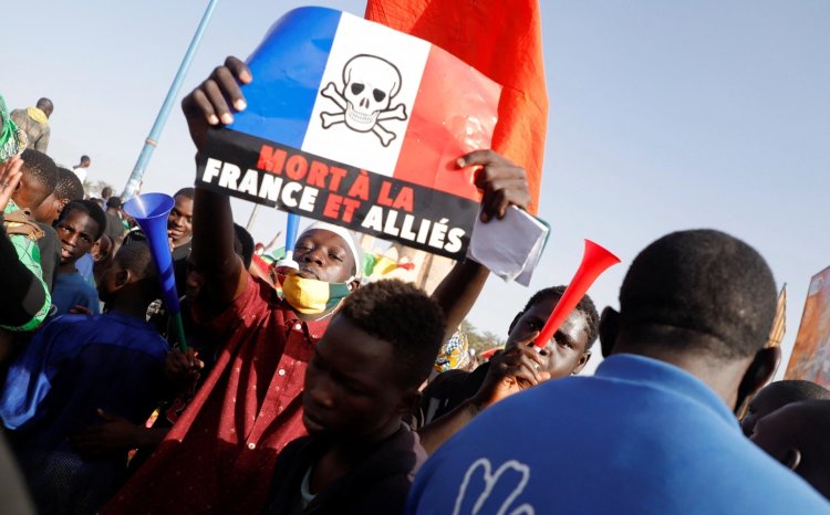 Burkina Faso 2 Fransa vatandaşını casusluk suçlamasıyla sınır dışı etti