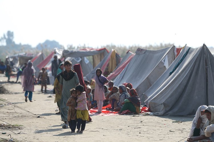 Pakistan'da selden etkilenen 9 milyon kişi daha yoksulluk riskiyle karşı karşıya