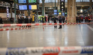 Paris'te tren garında bıçaklı saldırı