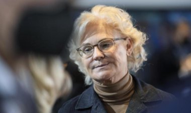 Almanya Savunma Bakanı Lambrecht görevinden istifa etti