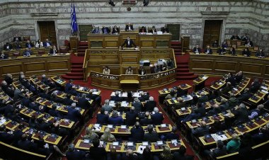 Yunanistan'da dinleme skandalı: Hükümet güven oylamasına gidiyor