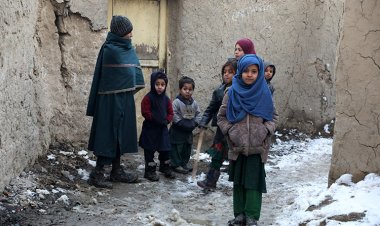 Dondurucu soğuklarla mücadele eden Afgan halkı yardım bekliyor