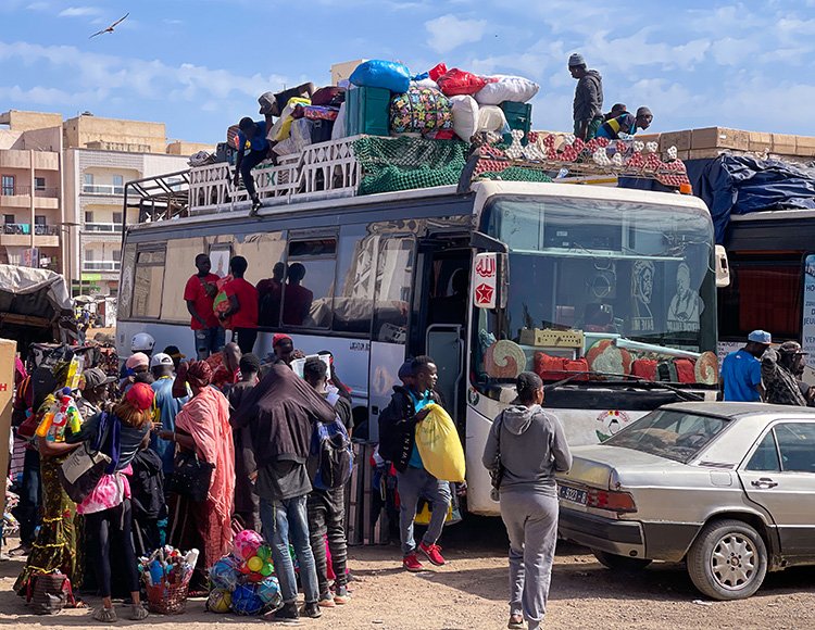 Senegal'de yolcular da şoförler de yeni seyahat düzenlemesinden memnun değil