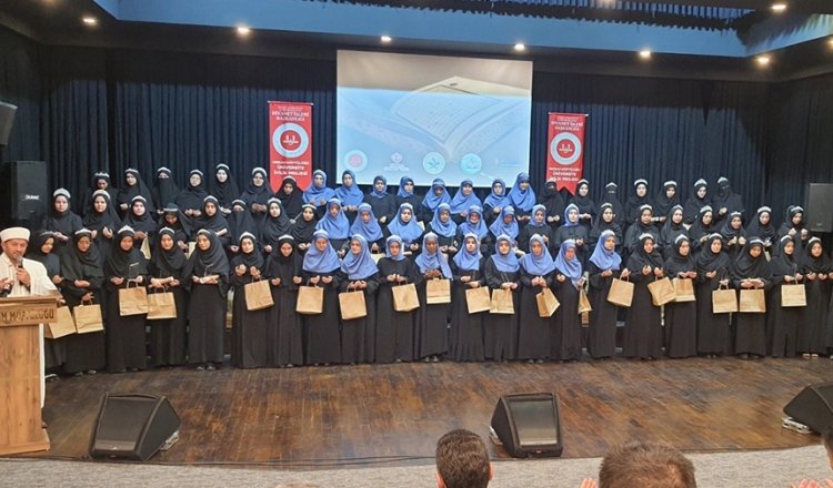 Konya’da 100 üniversite öğrencisi hafız oldu