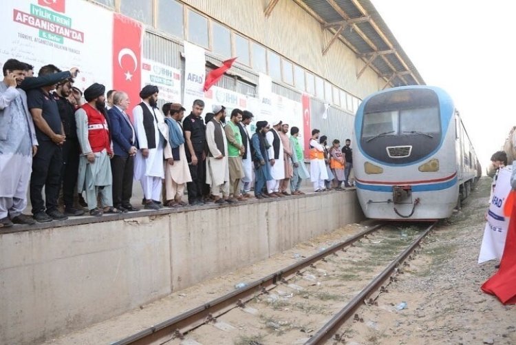 Afganistan'a yardım malzemesi taşıyan 7'nci "İyilik Treni" Herat'a ulaştı