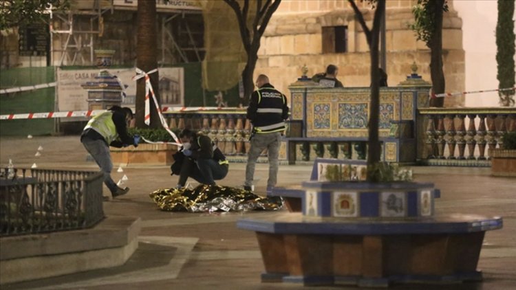 İspanya'da iki kiliseye palayla saldırıda 1 rahip öldü, 4 kişi yaralandı