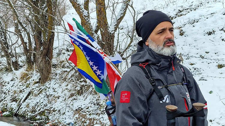 Mekke'ye ulaşmak için 6 bin kilometre yol yürüyecek