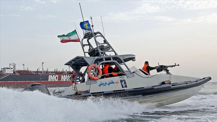 İran, kaçak yakıt taşıyan 5 tekneye el koydu