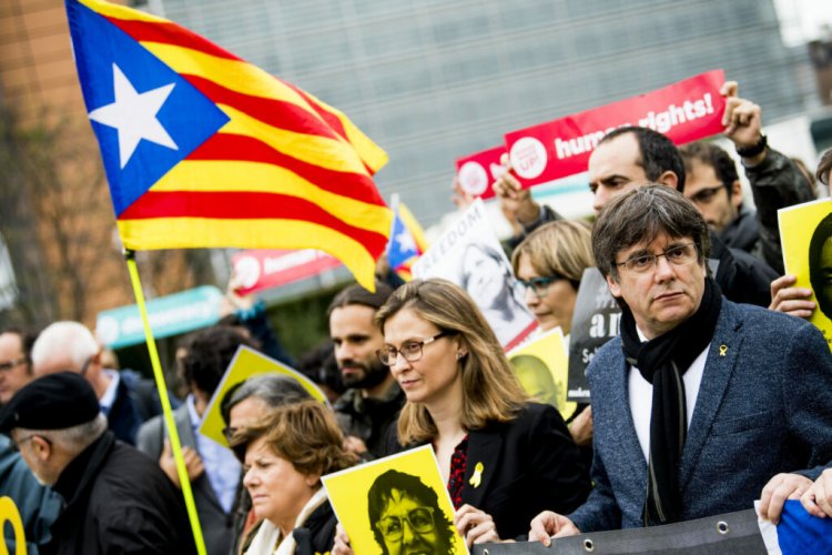 Avrupa Adalet Divanı, İspanyol yargısından kaçan Katalan liderlerin iadesinin önünü açtı