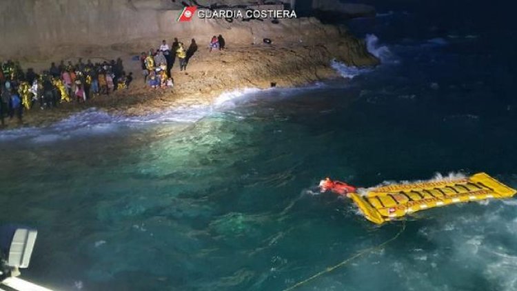 İtalya'da göçmen teknesinden sekiz ceset çıkarıldı