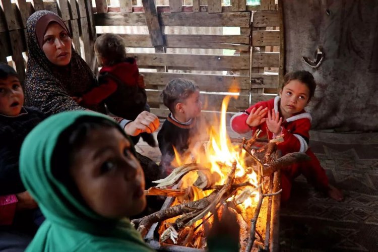 Siyonist abluka altındaki Gazze'de kış zor geçiyor