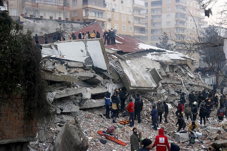 AB üyesi 13 ülke Türkiye'ye arama kurtarma ekipleri gönderiyor