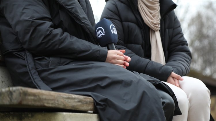 Fransa'da kendilerini darbeden polislere şiddetten ifadeye çağrılan iki başörtülü kadın hakkını arıyor