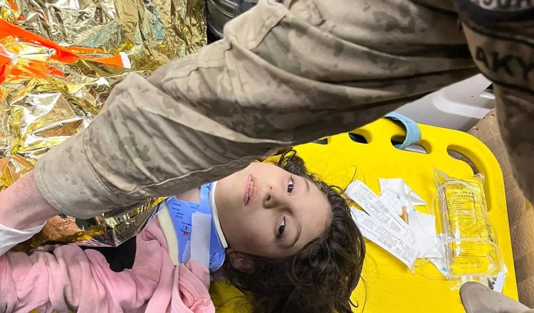 10 yaşındaki Aysima 160 saat sonra enkazdan sağ çıkarıldı